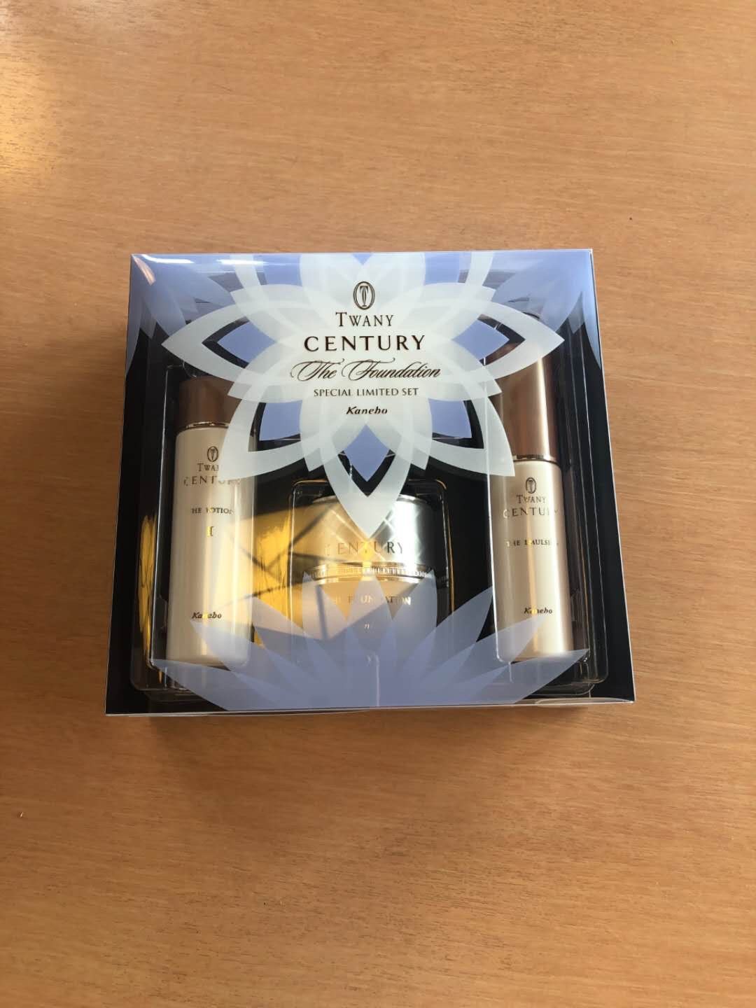 日本kanebo嘉娜宝twany century贵妇蓝睡莲粉底霜限量版套装控油