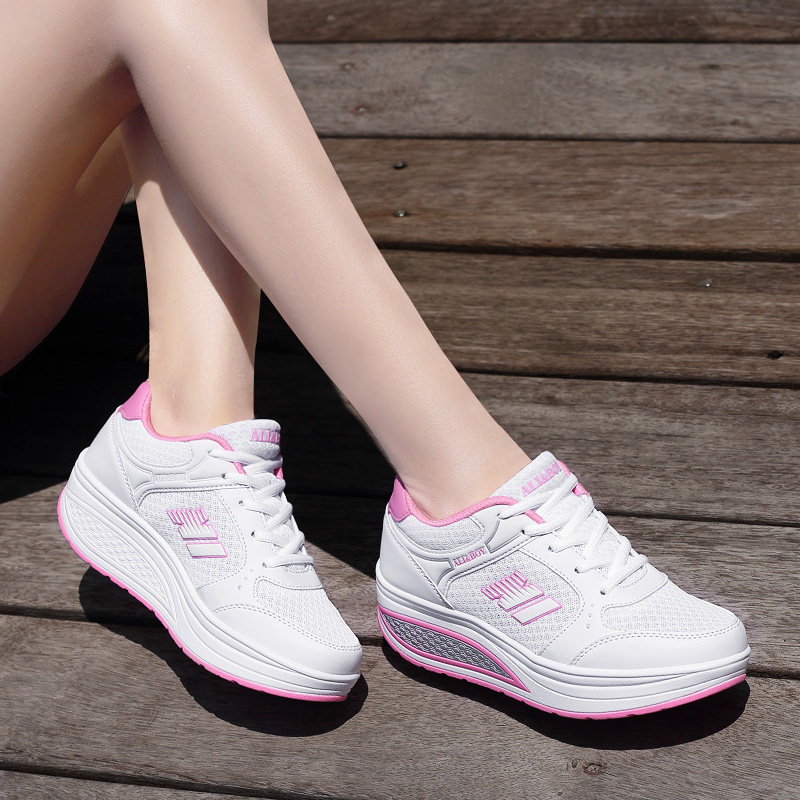 正品摇摇鞋女跑步鞋秋2017新款透气网面运动鞋白色厚底休闲旅游鞋_7折