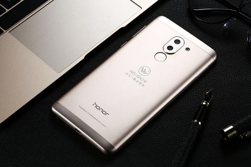 Китайский бутик телефонов Made in China HUAWEI 6X Китайский бутик телефонов Made in China HUAWEI 6X