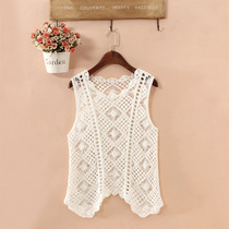 Small fragrant wind horse clip female 2021 summer new sleeveless knitted vest female hollow hook flower small vest women with shirt