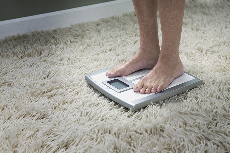 其实在中医看来,腰部赘肉多的人大多属于"虚胖"体质,是脾胃虚弱造成的