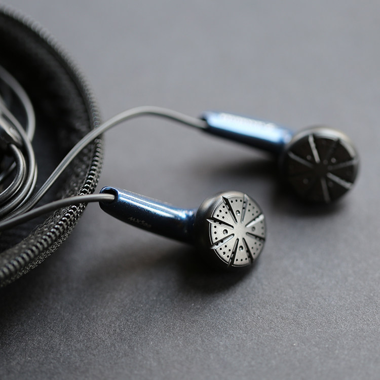 佩戴方式:耳塞式 兼容平台:android windows phone ios 套餐类型:官方