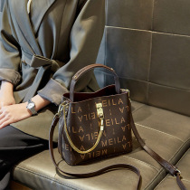 2021 summer new high texture daily bucket bag crossbody bag crossbody small bag this issue heavy recommended eye always in a moment