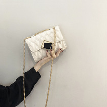 Shanghai warehouse spot export of European and American foreign trade clippings small crowdsourced design wine god old flower collage handbag womens new