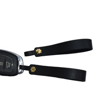 Leather keychain cowhide buckle handmade pendant personality creative car men and women couple simple pendant key chain