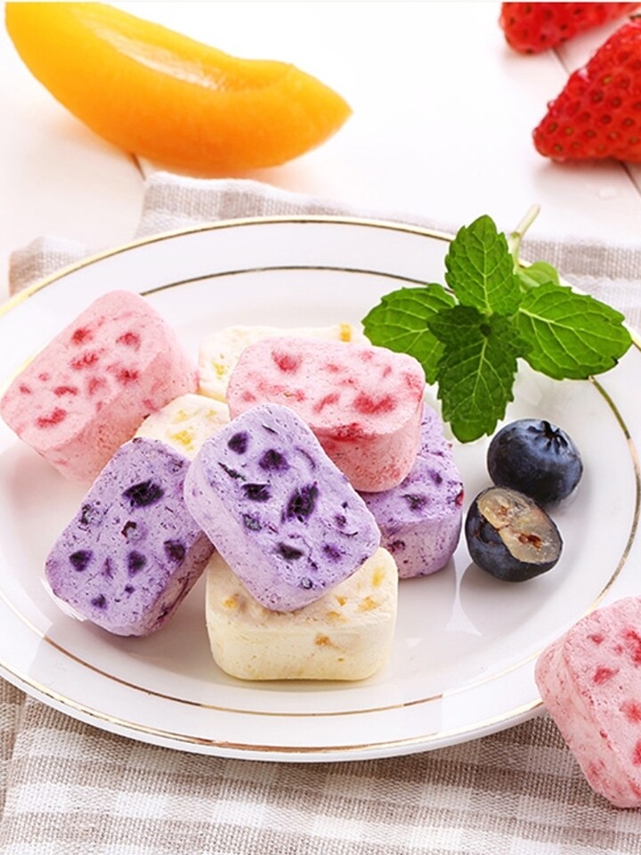百草味酸奶果粒块