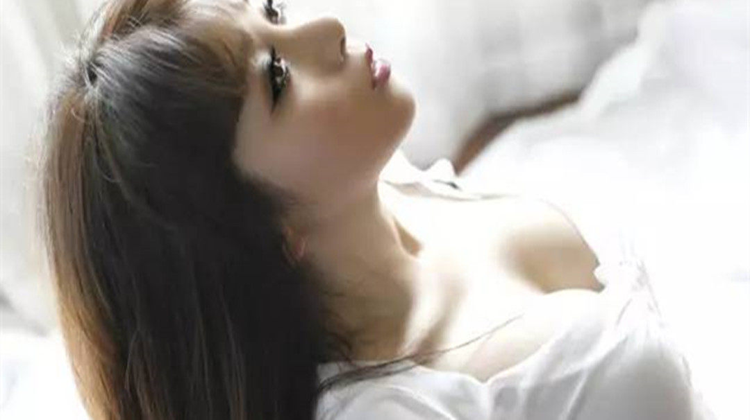 为啥男人都喜欢胸大的女人