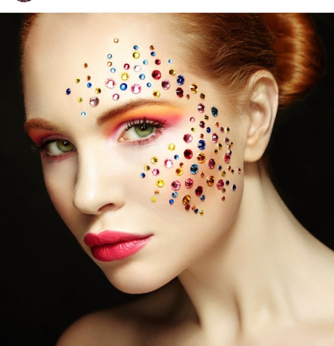 网红演出眼部脸部贴钻水钻泪钻亚克力钻贴眉心美妆化妆儿童孟美岐