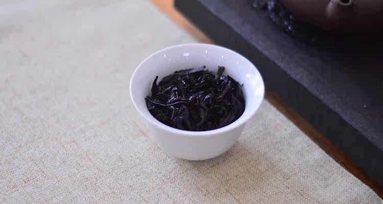 茶味臻品馆 武夷岩茶碳焙奇兰,奇兰香与类桂香交融,口粮茶125g