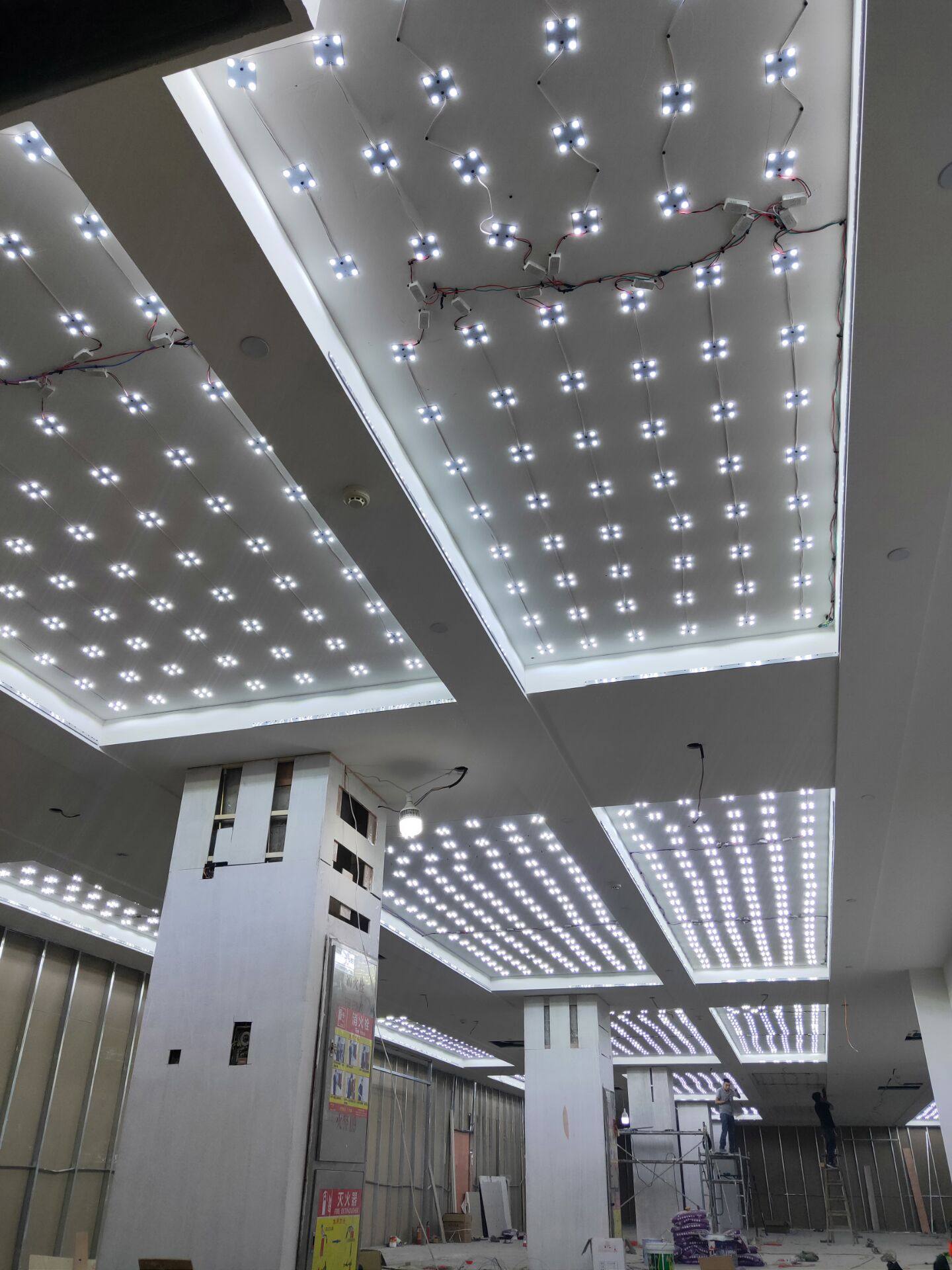 白色透光膜吊顶高清uv软膜天花材料空白灯箱布柔性发光膜上门安装