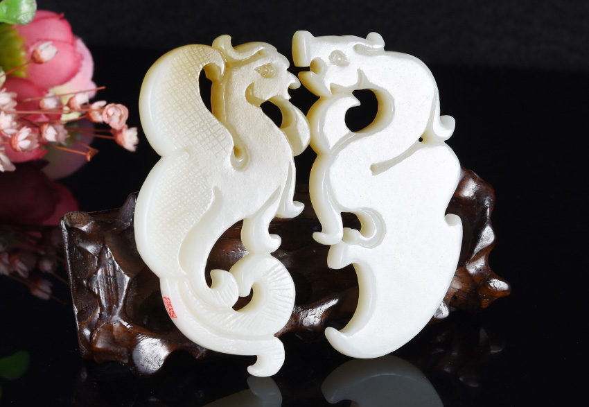 省级玉雕大师时晓印作品 和田玉 龙凤呈祥一对 52.63克