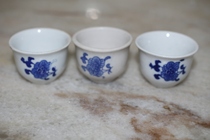 7 80s Little wine glass Qinghua Porcelain Wine Washed up with folk nostalgic old objects for 5 yuan per 5 yuan