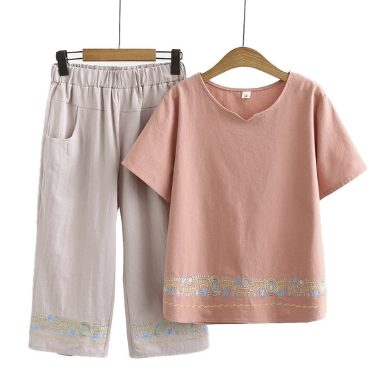 Xia Chunmi embroidered short -sleeved T -shirt suite Middle -aged and elderly mother pretend to be high -waisted cropped jeans ethnic style women's clothing Xia Chunmi embroidered short -sleeved T -shirt suite Middle -aged and elderly mother pretend to be high -waisted cropped jeans ethnic style women's clothing