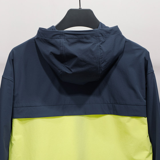 Li Ning CF trace coat for men and women the same style 2025 autumn new reflective breathable windproof hooded windbreaker AFDVF47 Li Ning CF trace coat for men and women the same style 2025 autumn new reflective breathable windproof hooded windbreaker AFDVF47