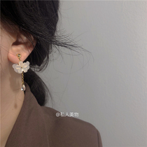 Private Beauty Japan South Korea Wind Small Fresh Meritocratic White Petal Flower 925 Silver Anti-Allergy Ear Clip