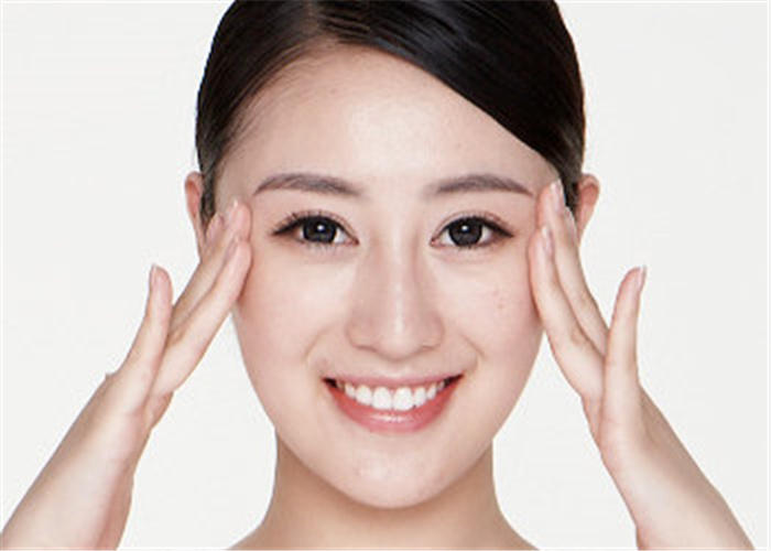 对,你的肌肤也能白到发光_美妆护肤控__美容_