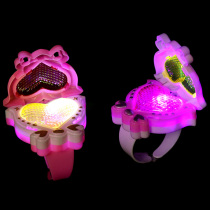 2019 new hot selling luminous flash hand ring New peculiar night market stalls stock source creative children small toy wholesale