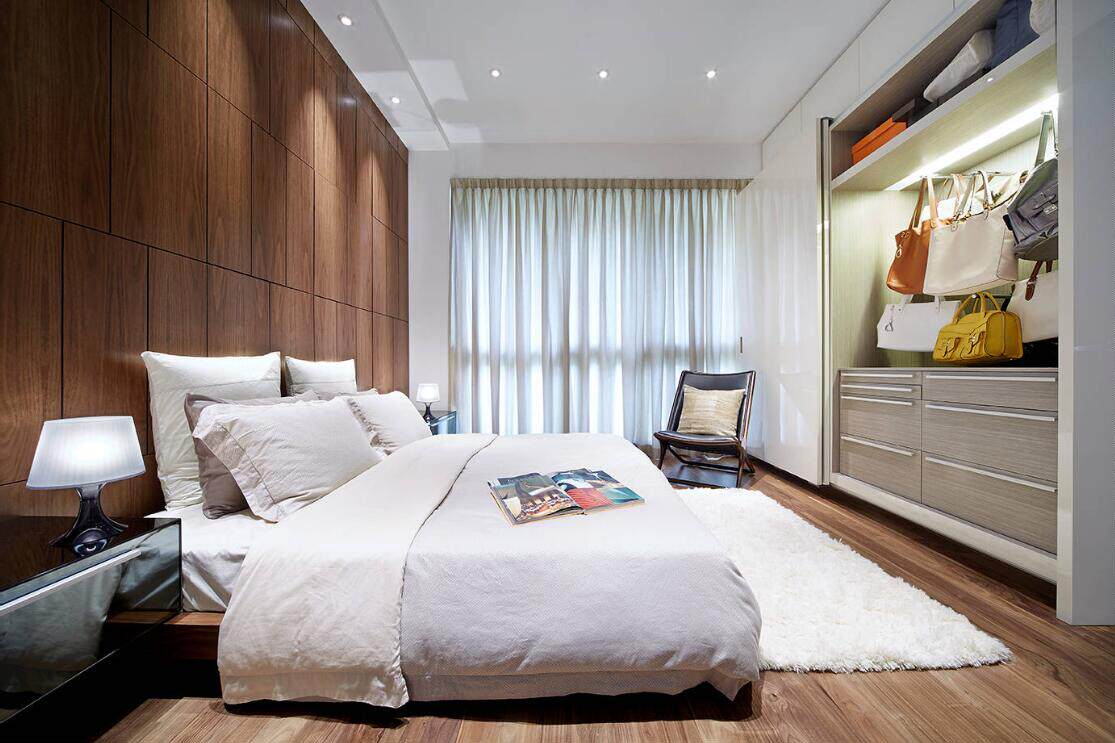 用于卧室的地毯,能够制造一种温馨的情调,同时由于在地面铺就,连接很