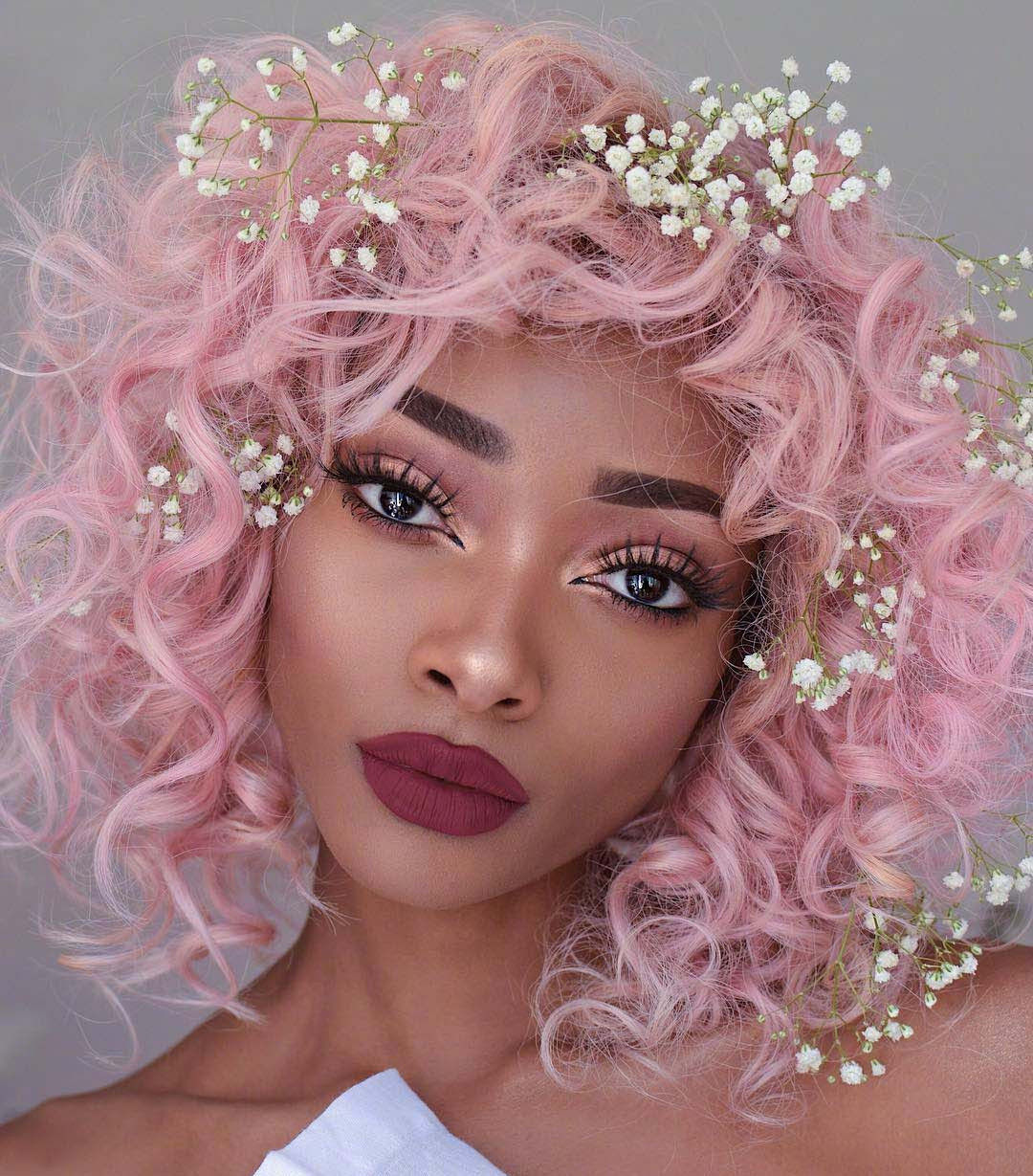 谁说人黑不能穿粉色,见过这么美的黑妹吗