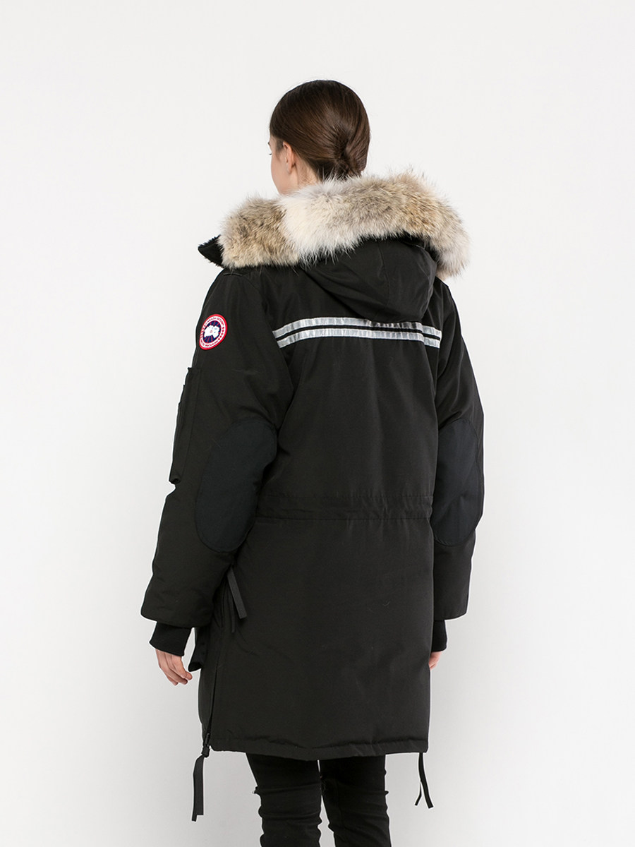canada goose/加拿大鹅 黑色立体贴袋连帽毛领女士羽绒服五级防寒