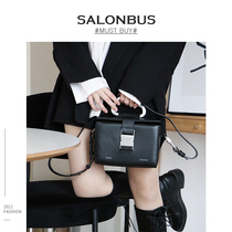 SALONBUS originally designed the latest dark dark style personality package package in 2022