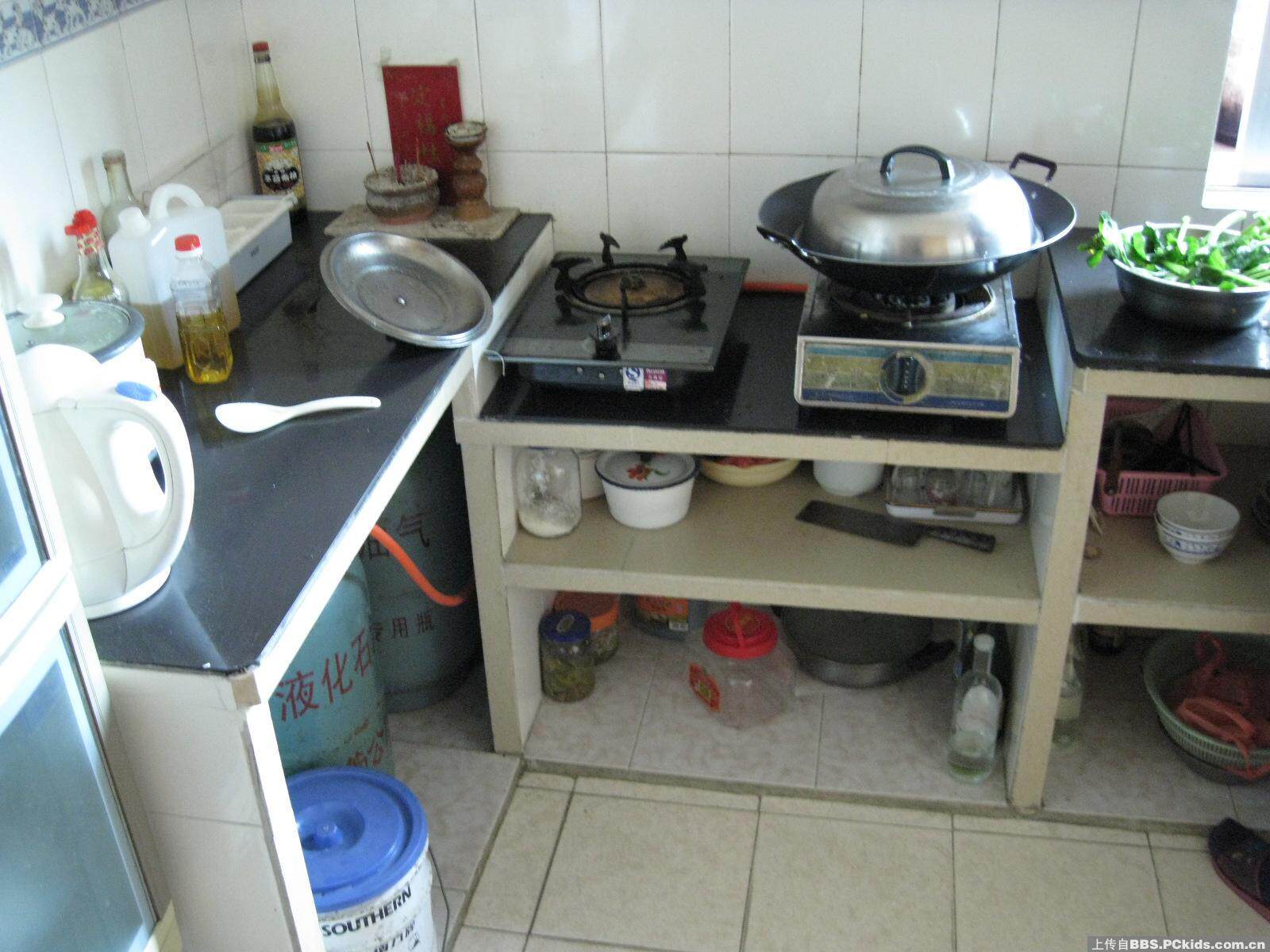 厨房杂物必其他地方似乎都会多很多,那么收纳箱可以为你省出很多空间