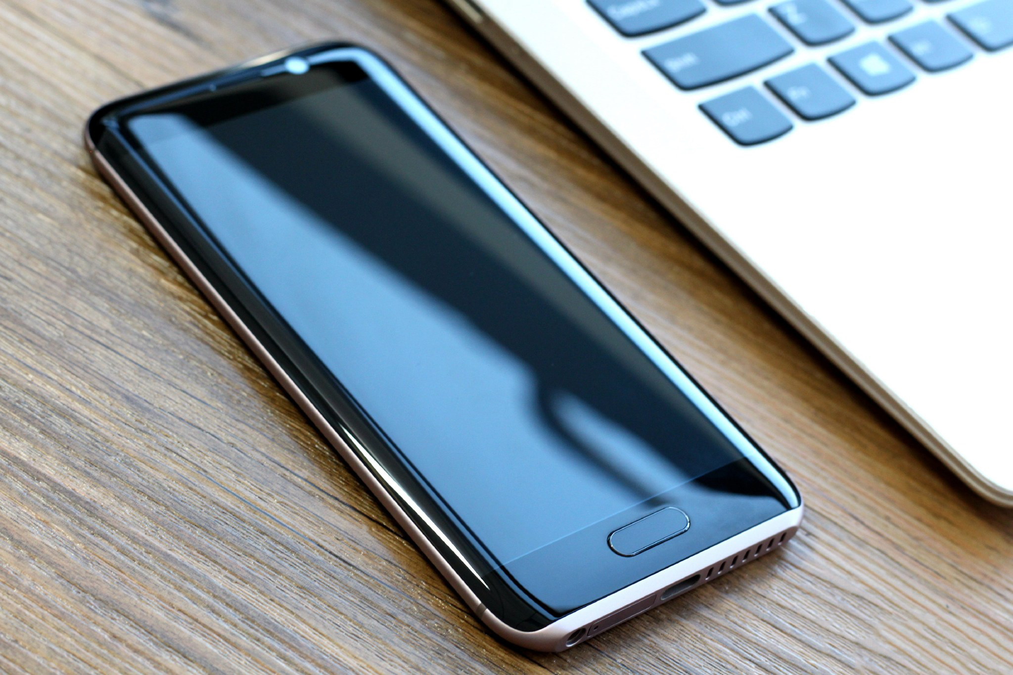 上市半年需抢购,华为这款旗舰机现货了!