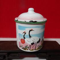 Cultural Revolution Pine Crane Yan old enamel cup of tea cylinder folk cup cup cup of nostalgia movie props physical photo
