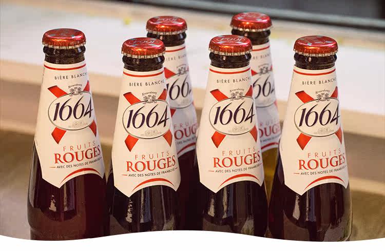 一起回味初恋的感觉 只喜欢法国原产1664树莓啤酒 酸酸甜甜 加冰