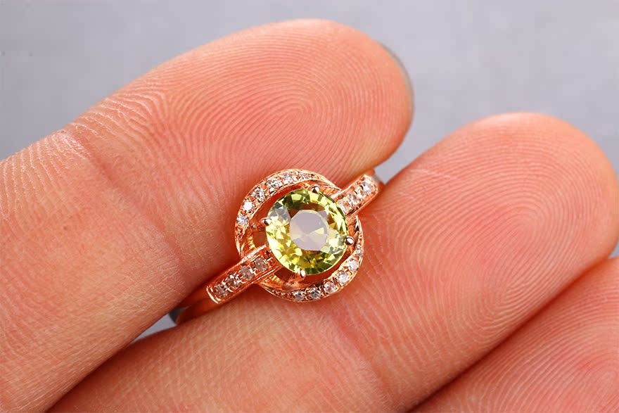 18k金镶嵌 1.15ct金绿宝石戒指 07728