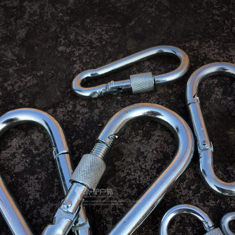 户外登山扣小号弹簧非不锈钢快挂钩大号铁承重扣宠物狗保险扣