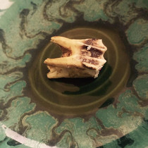 Sakyamuni Buddhas teeth are strong and hidden