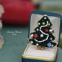 Strange Christmas tree sweater brooch pin decoration autumn and winter coat jacket corsage solar terms gift accessories