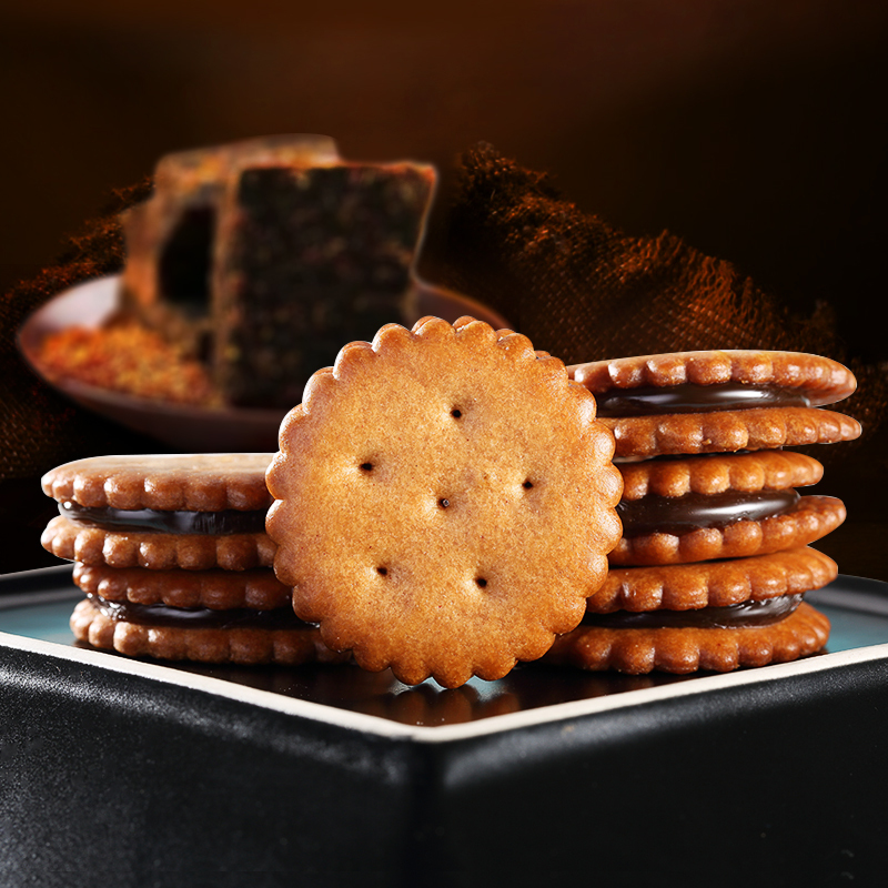 台湾大黑松小俩口黑糖麦芽夹心饼干黑糖饼干网红零食非咸蛋黄饼干
