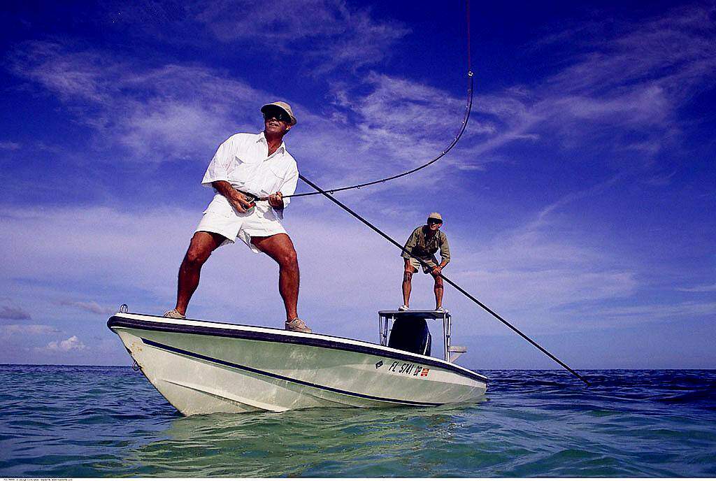 钓鱼运动长期在户外,尤其是春夏季,更要注重自身的保护问题,提前备好