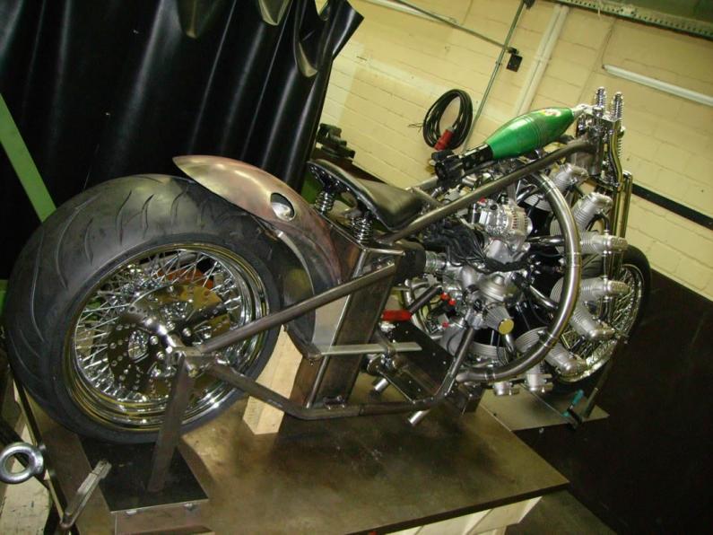 改装9缸星型发动机摩托,真是陆地飞行器