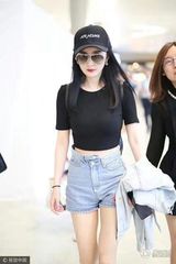 2017夏杨幂同款黑色T恤+韩版高腰牛仔短裤女套装