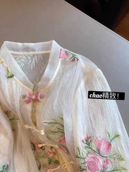 New Chinese style rose embroidery spliced lace shirt for women in summer sun protection vintage chiffon stand collar long sleeve shirt
New Chinese style rose embroidery spliced lace shirt for women in summer sun protection vintage chiffon stand collar long sleeve shirt