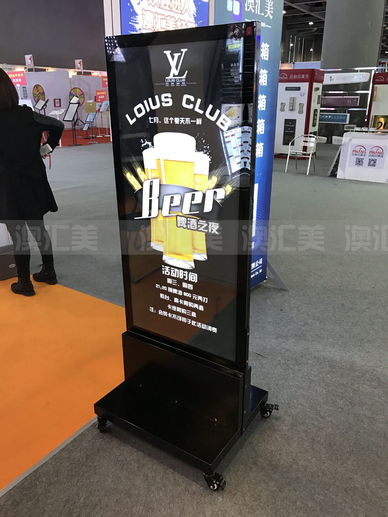 移动led双面落地磁吸电子广告牌立式酒店商场餐饮大堂展会灯箱