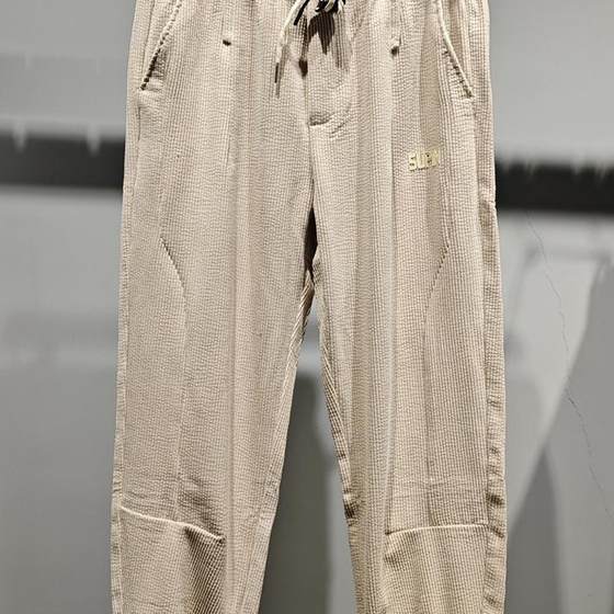 Simple men's autumn new casual pants waffle loose feet ins solid color simple trousers
Simple men's autumn new casual pants waffle loose feet ins solid color simple trousers