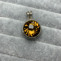(soloni) Nepal handmade inlaid natural 925 silver honey Crystal retro sweater pendant