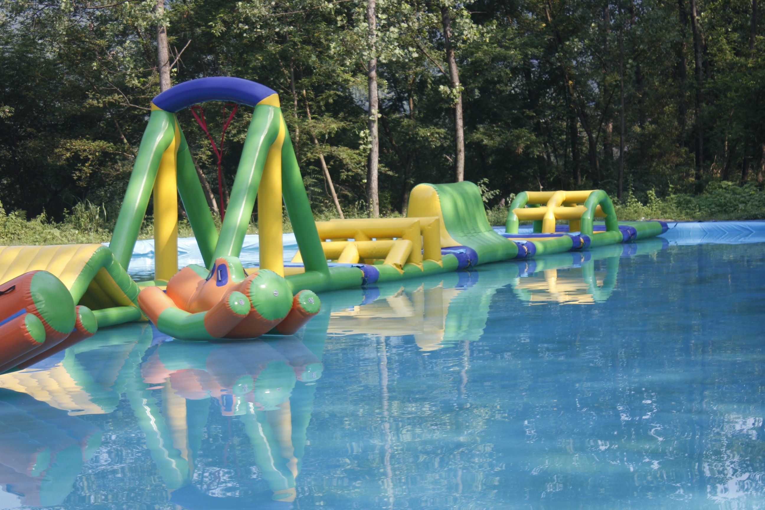 大型充气水上闯关户外水上冲关亲子智勇大闯关设备动漫水世界设备