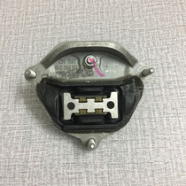 Suitable for Audi A4L B8 Q5 A6LC7 A5 wave box glue bracket gearbox glue pad machine claw pier support