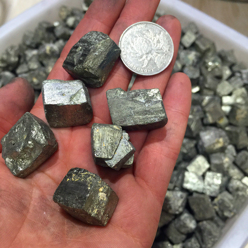 100克天然黄铁矿不规则正方块原石 黄铁矿单晶体