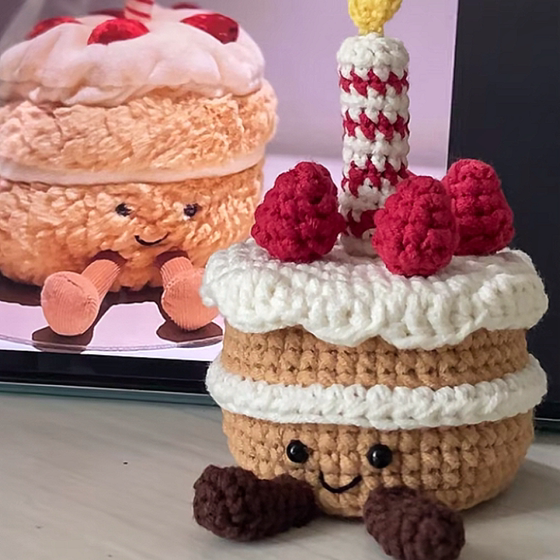 DIY handmade small cake doll jelly doll ornaments wool knitting material bag croissant croquet gift
DIY handmade small cake doll jelly doll ornaments wool knitting material bag croissant croquet gift