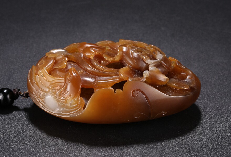 d省级玉雕大师王保东作品和田玉凤穿牡丹把件11426g