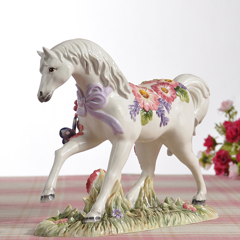 Purple ceramic horse furnishing articles creative European wine sitting room adornment I household indoor small ornament