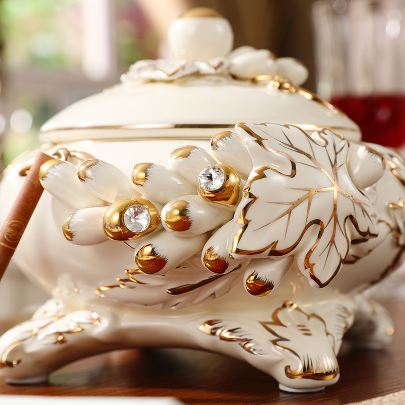 Europe type ashtray with cover wind decorations creative ceramic sitting room key-2 luxury fashion move and practical furnishing articles tea table