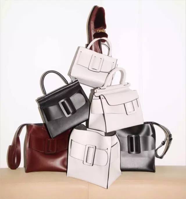 相信很多女生看一眼就像被吸住了似的,该品牌包包是小众品牌中我最爱