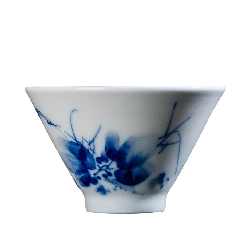 Folk artists hand - made lotus bucket color blue and white thin body perfectly playable cup of jingdezhen ceramic tea cup master single CPU